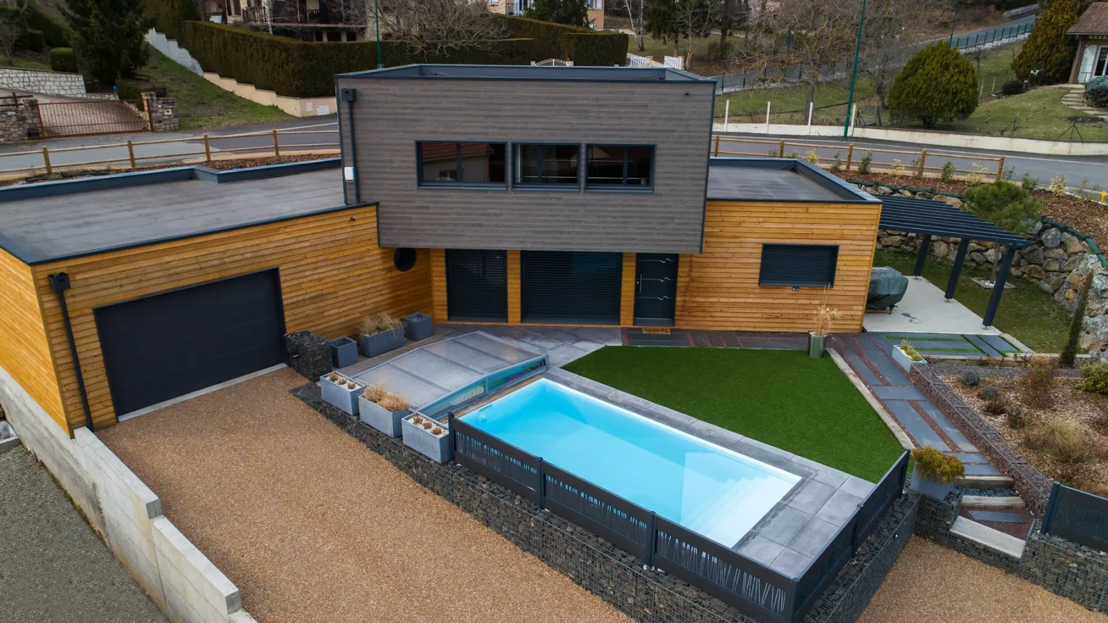 Maison contemporaine à ossature bois avec piscine